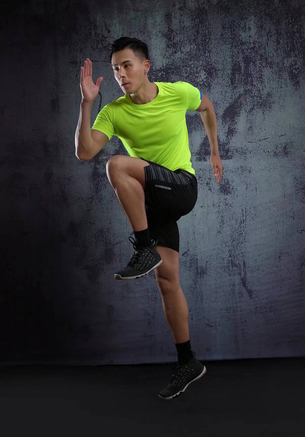 春夏新品 圓領(lǐng)短袖T恤 時(shí)尚運(yùn)動(dòng)文化衫 熒光綠